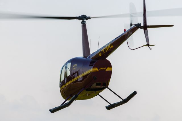 Robinson R-44 (C-FNAL)