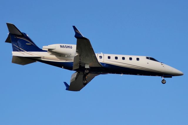 Learjet 60 (N65HU)