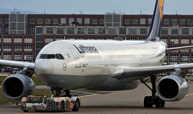 Airbus A330-300 (D-AIKB)