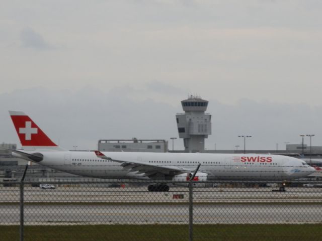 Airbus A330-300 (HB-JHI)