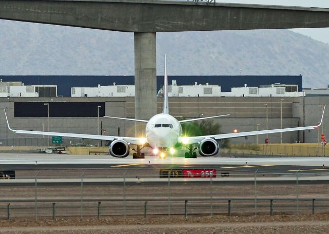 Boeing 737-900 (N830DN)