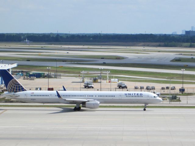 BOEING 757-300 (N75854)