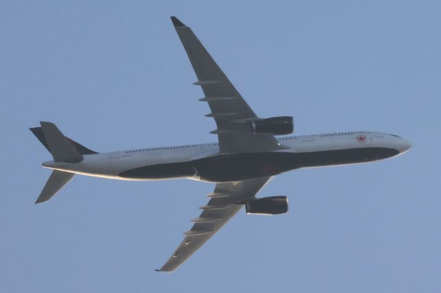 Airbus A330-300 (C-GOFW) - C-GOFW Airbus A-330 343 E Air Canada AC844 De Montréal YUL. Vers Frankfurt FRA. Altitude 3215 Mètres. Vitesse 710 KM/H. Survolant la ville de Lavaltrie QC. Le 24-04-2025 à 19:10.
