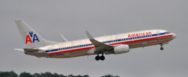 Boeing 737-800 (N929AN)