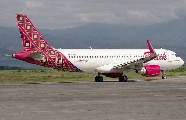 Airbus A320 (PK-LUW) - Taken at ABDUL RACHMAN SALEH Airport (MLG)