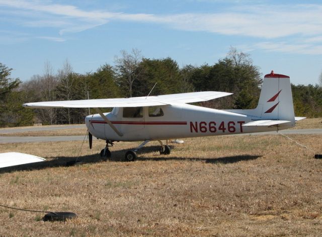 N6646T — - This field is pretty nifty little out of the way field.