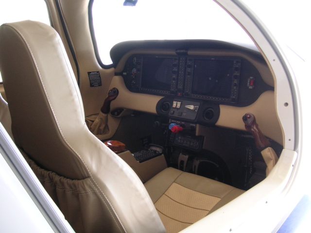 Cessna 350 (N115FP)