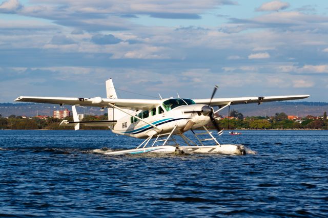 Cessna Caravan (VH-UOZ) - UOZ taxiing back to the wharf after a scenic flight.