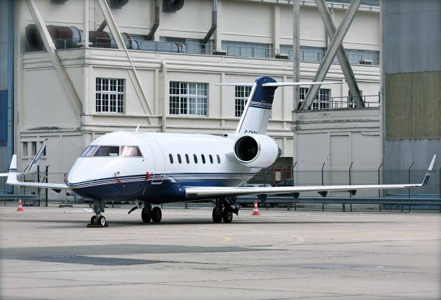 Canadair Challenger (C-FXCN) - Le challenger 604 (C-FXCN) au 49eme salon aéronautique dEspagne du 20 au 26 juin.