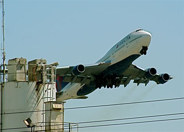 Boeing 747-400 —