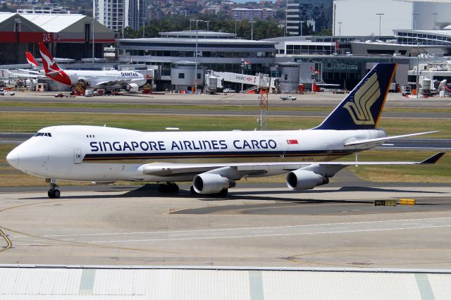 Boeing 747-400 (9V-SFN)