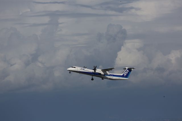 de Havilland Dash 8-400 (JA850A)