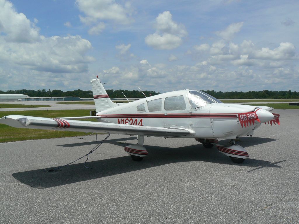 Piper Cherokee (N16244)