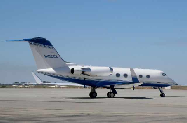 Gulfstream American Gulfstream 2 (N102CX) - A Grumman 1159 taxis to the active at Blue Grass airport (KLEX)...