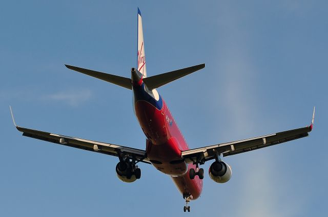 Embraer ERJ-190 (VH-ZPK)
