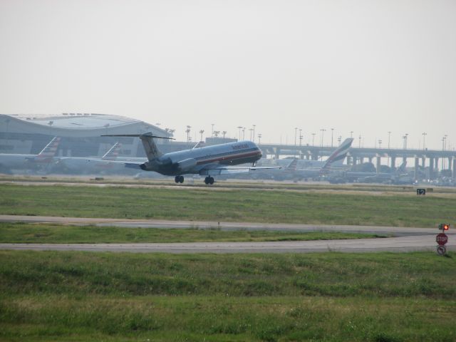 McDonnell Douglas MD-80 (N984TW) - American Airlines flight 1310 arriving from Clevlend, OH