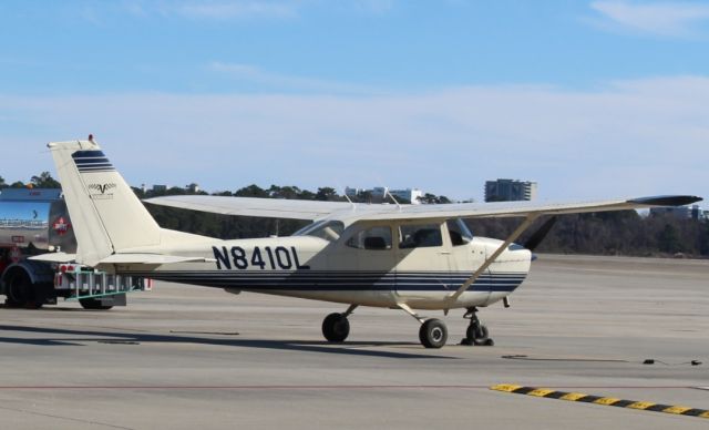 Cessna Skyhawk (N8410L)