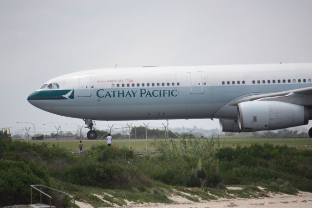 Airbus A330-300 (B-HLS)
