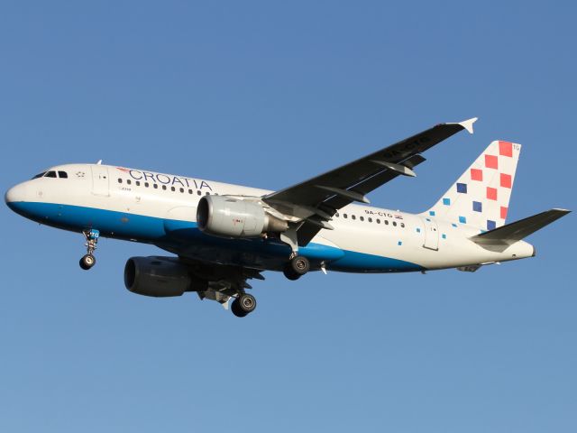 Airbus A319 (9A-CTG) - Croatia Airlines A319 approaching runway 027R at LHR.