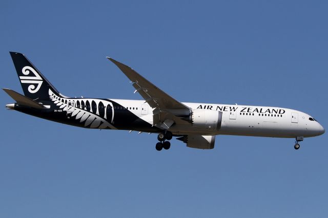 Boeing 787-9 Dreamliner (ZK-NZK) - on 27 April 2017
