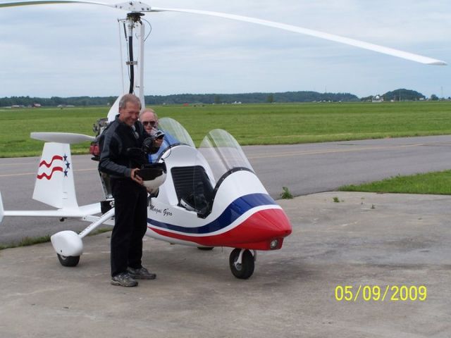 Experimental 100kts (N216MG) - Mark Sprigg and Jarrett McFarland in the Magni Gyro