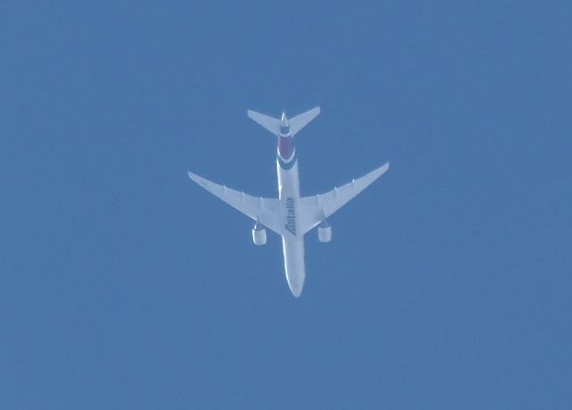Boeing 777-200 (I-DISU) - ALITALIAbr /I-DISU | AZA689br /SCL>FCO br /Boeing 777-243(ER)br /34.975FT - 10.660 MTSbr /516 KT - 956 KM/Hbr /CASCAVEL-BRA - 03/05/2016 - 14:29