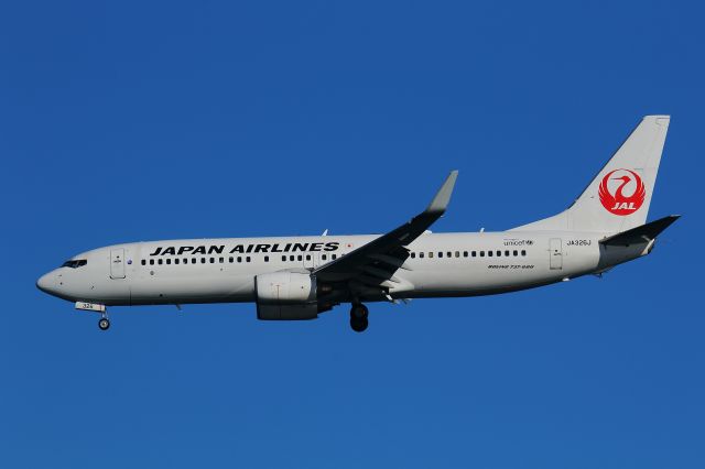 Boeing 737-800 (JA326J)