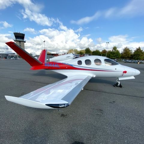 Cirrus Vision SF50 (N944AL)