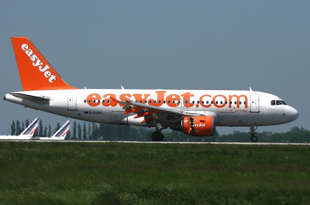 Airbus A319 (G-EZBC) - Airbus A319-111, Roissy Charles De Gaulle (LFPG - CDG)