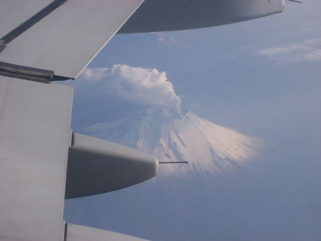 Airbus A320 — - flying over Popocatepetl volcano