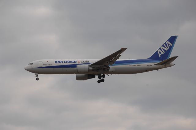 BOEING 767-300 (JA604F) - Final Approach to Narita Intl Airport R/W34L on 2009/12/29 ANA & Nippon Express