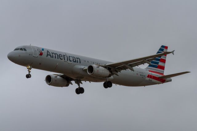 Airbus A321 (N580UW)
