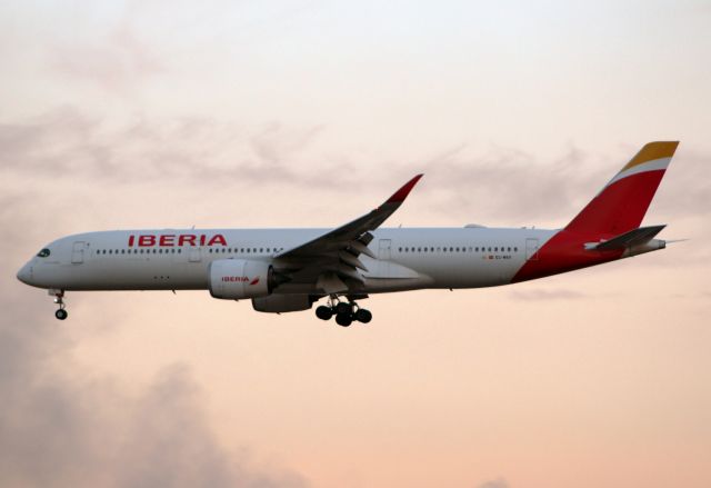 Airbus A350-900 (EC-MXV) - Iberia / Airbus A350-941 / MSN 219 / EC-MXV / MMMX 01/2023