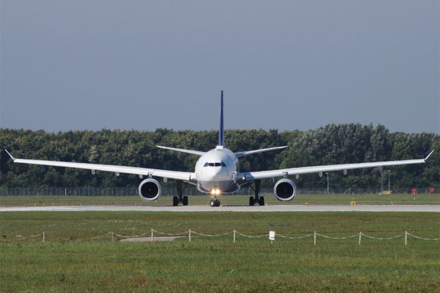 Airbus A330-300 (D-AIKR)