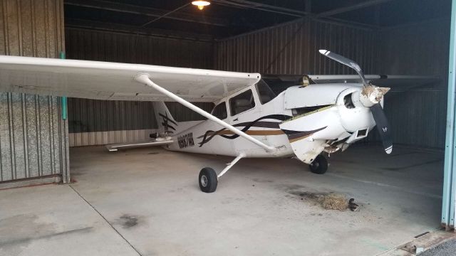 Cessna Skyhawk (N987AV) - Rough landing?