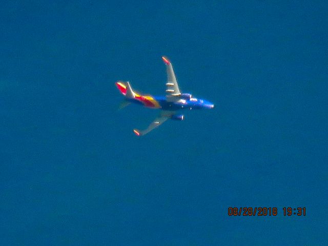 Boeing 737-700 (N7878A)