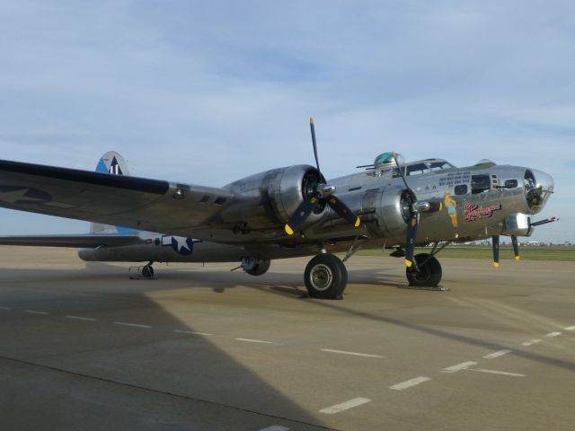 Boeing B-17 Flying Fortress (N9323Z)