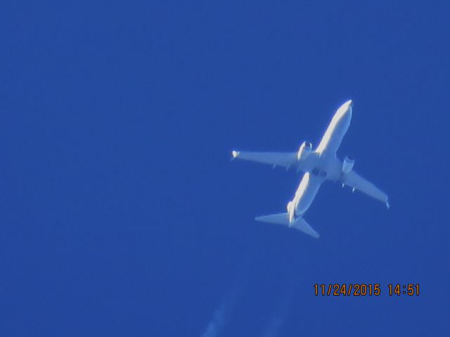 Boeing 737-800 (N585AS)