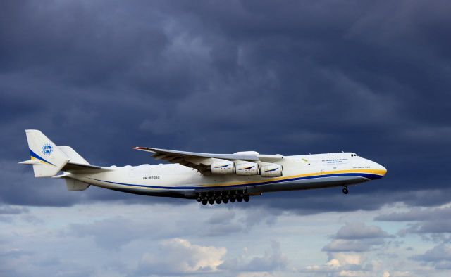 Antonov Antheus (UR-82060)