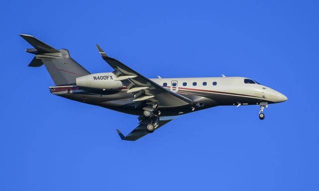 Embraer Legacy 550 (N400FX) - Runway 02L arrival @KDPA.