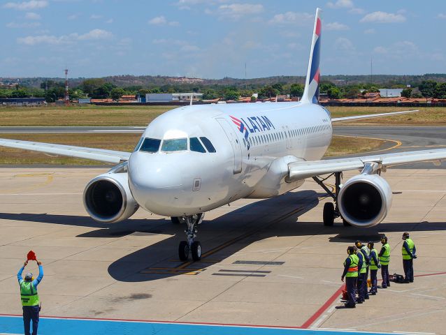 Airbus A320 (PR-MYV)