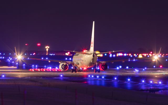 Boeing 737-800 (JA327J) - 日本航空 - Japan Airlines [JL/JAL] / Boeing 737-846br /Feb.19.2017 Hakodate Airport [HKD/RJCH] JAPAN