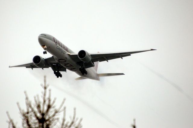 Boeing 777-200 —