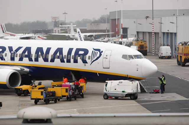 Boeing 737-800 (EI-DWK)