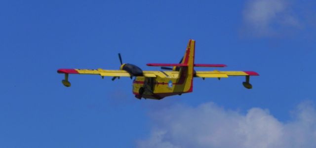 Canadair CL-215 (C-GBPD) - a rel=nofollow href=http://www.youtube.com/watch?v=HEFmNQjnZN4&feature=share&list=LL6uYk-3nZeo2TxaByZRqOrwhttp://www.youtube.com/watch?v=HEFmNQjnZN4&feature=share&list=LL6uYk-3nZeo2TxaByZRqOrw/a