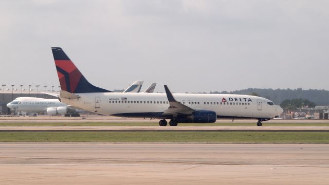 Boeing 737-800 (N3747D)