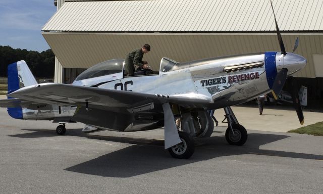 North American P-51 Mustang (N451WW)