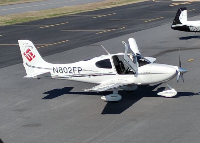 Cirrus SR-22 (N802FP)