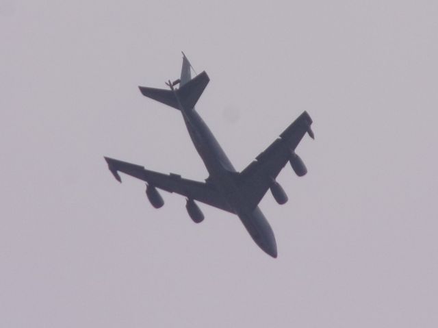 Boeing C-135FR Stratotanker (F-UKCL) - Date Photo 19/04/20. F-UKCL/740, C-135FR basé a Istres effectuant des essais d'atterrissage à LFLL.