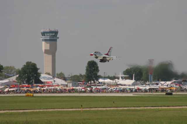 — — - EAA 2010 and USAF Thunderbird